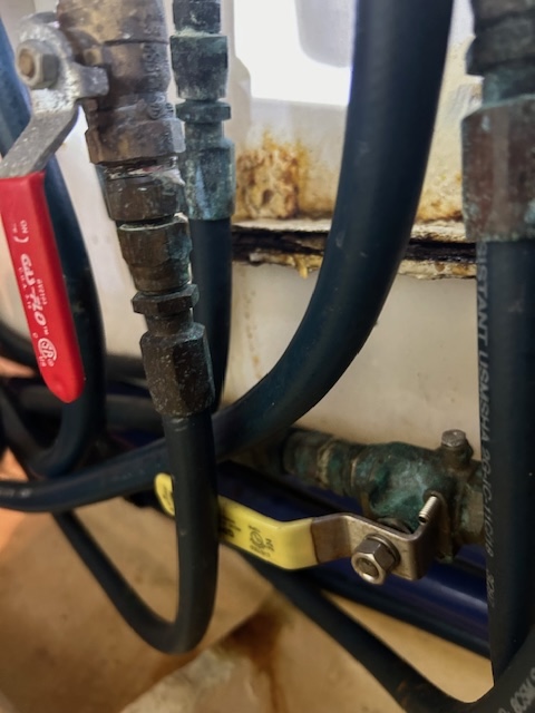 Rusting fuel tank flange — survey finding